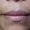 imagen de primer plano de labios en que se observa una linea delgada y color oscura alrededor de los labios